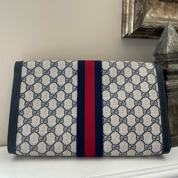 💕Vintage Gucci Clutch - Picture 2 of 16
